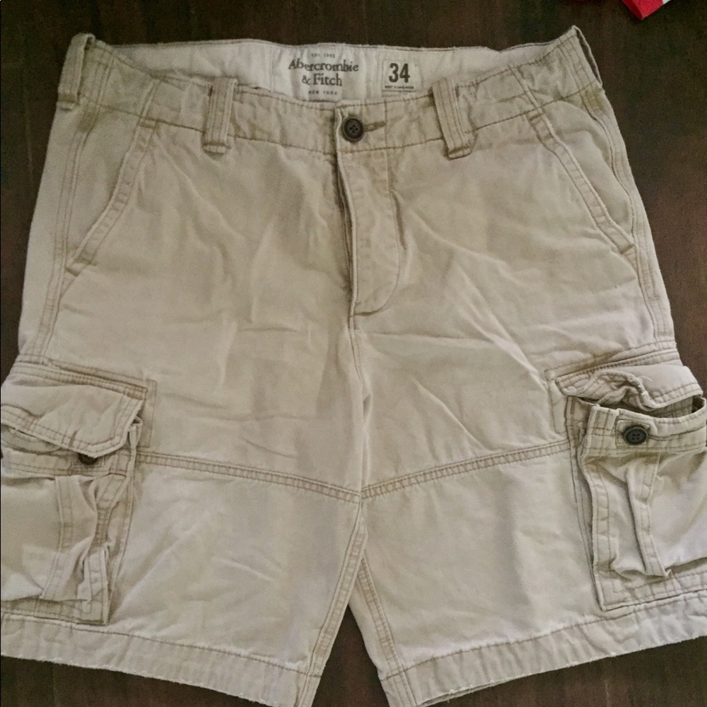 AE cargo shorts